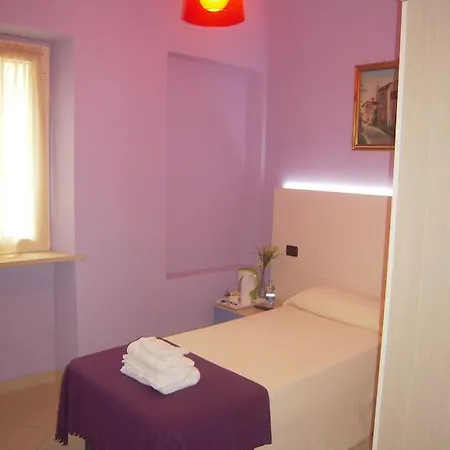 Oda ve Kahvaltı Le Viole 5*